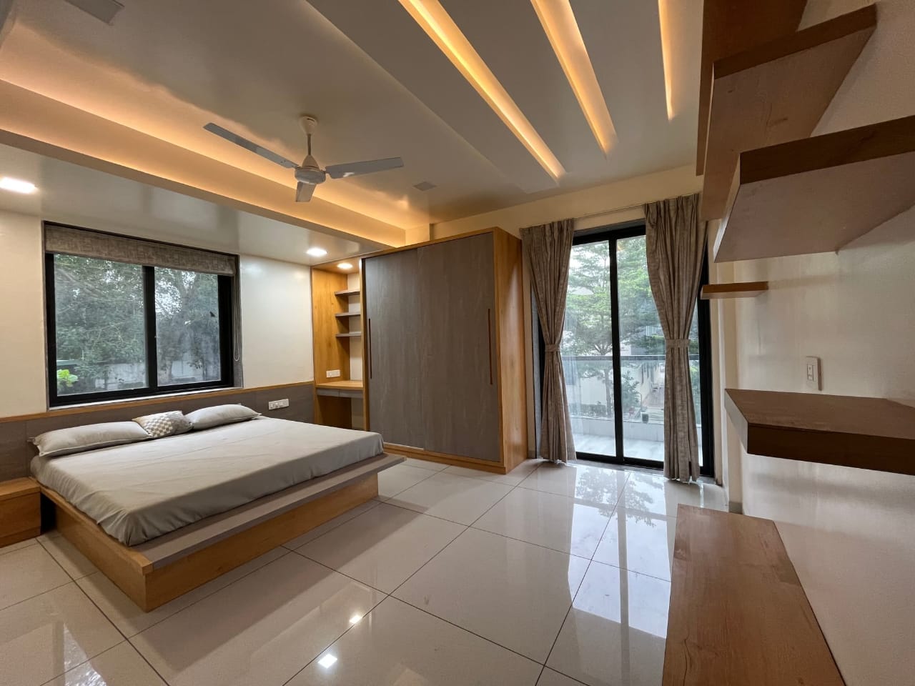 CR/4359 3 BHK Flat For Sale in Atladara, Vadodara.