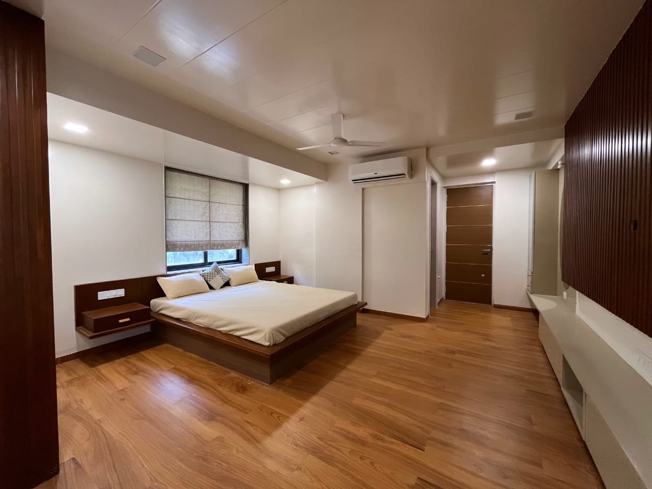 CR/4359 3 BHK Flat For Sale in Atladara, Vadodara.