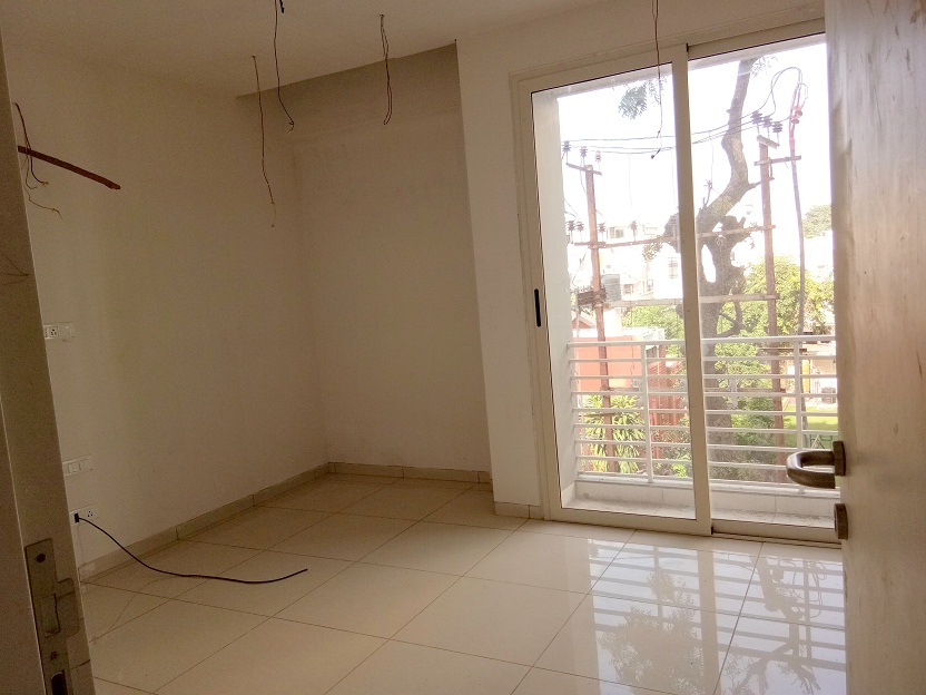 CR/2733 3 BHK Flat For Sale in Akota, Vadodara.